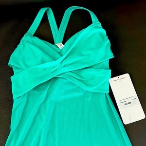 Lululemon wrap it up babe tank size 4 green.NWT